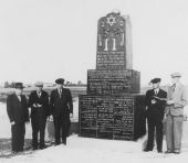 Odsonicie pomnika na cmentarzu ydowskim w Kraniku
